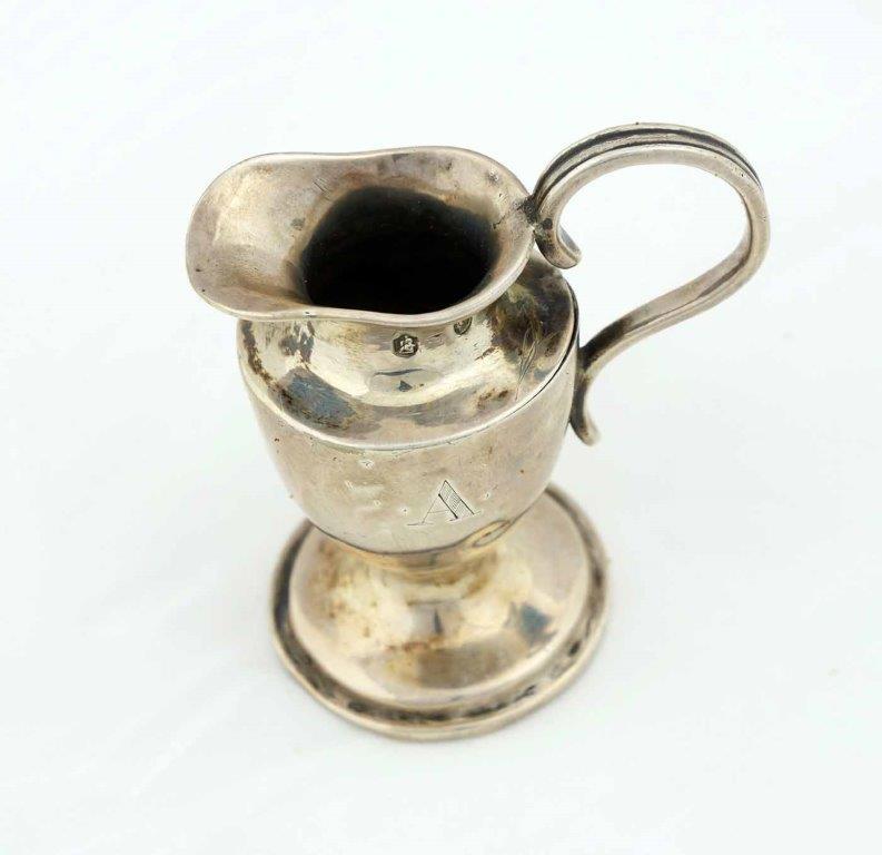 3877 Glen Roy silver water cruet (Alex Gillespie 2020).jpg