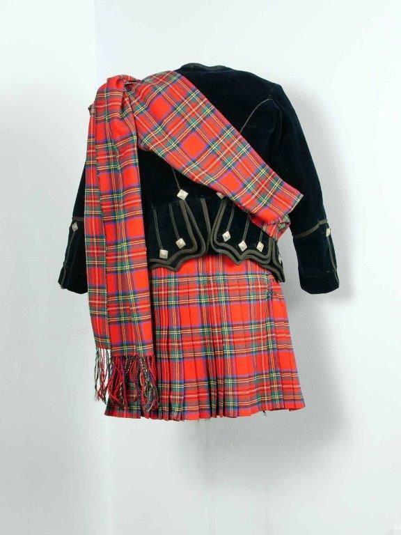 2863 childs Highland outfit c. 1860 - back (low res).jpg