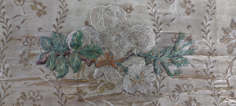 1628 Two-sided seat - embroidered motif.jpg