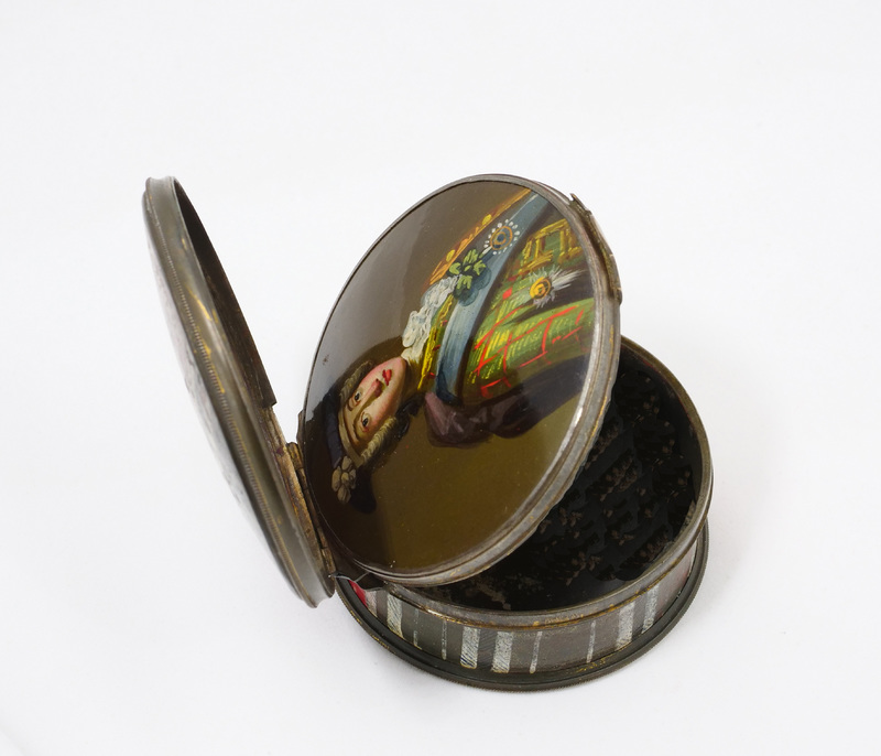 4271 Snuff box (Alex Gillespie) 3.JPG